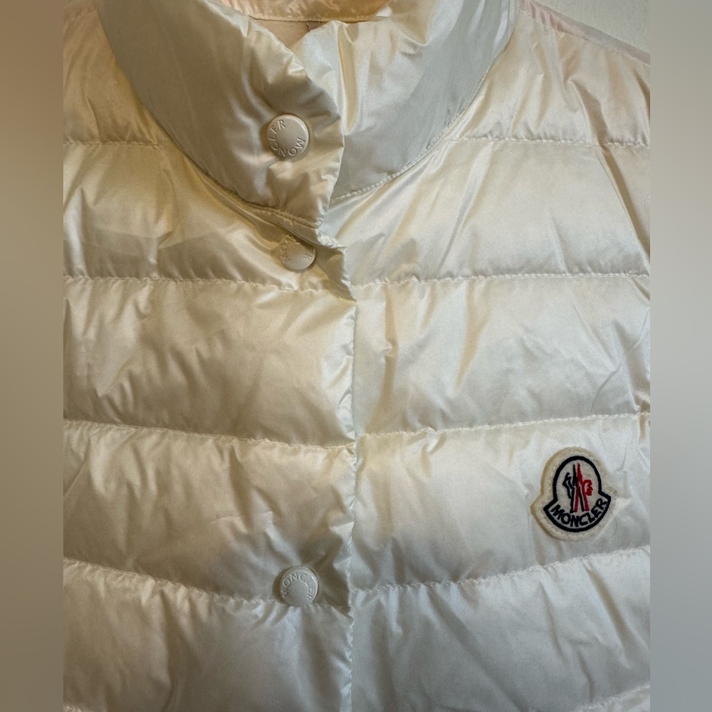 Moncler Liane quilted shell down vest in white - Picture 4 of 12